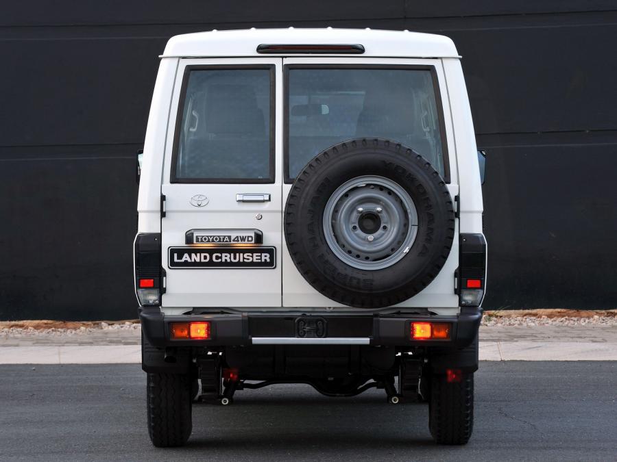  Toyota Land Cruiser 70 Wagon 2010 года  (ZA) (фото 20 из 21)